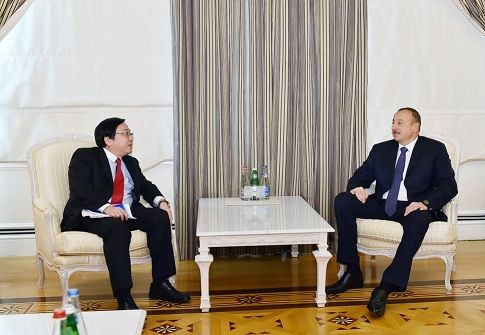 Ilham Aliyev receives Wencai Zhang