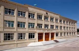 Əli Abbasov deputat mandatından məhrum edildi