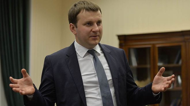Shuvalov introduces Oreshkin to ministry staff
