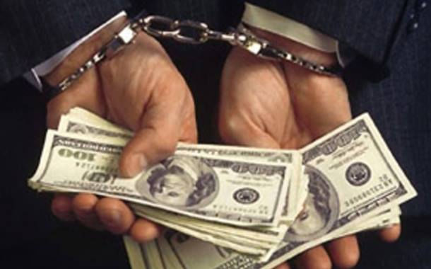 Polisə rüşvət verən azərbaycanlı saxlanıldı