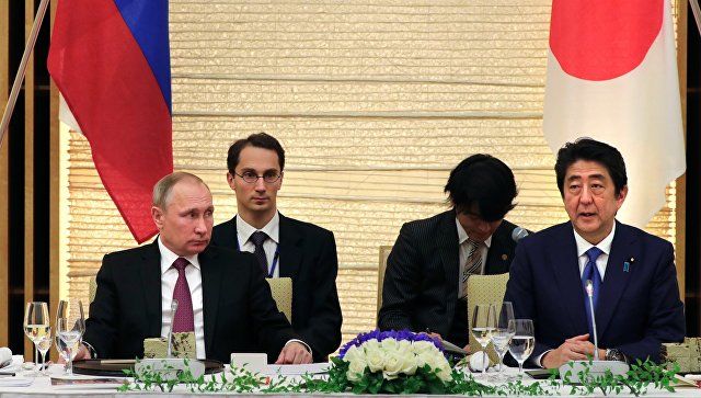 Yaponlar Putinlə görüşü neqativ adlandırdı