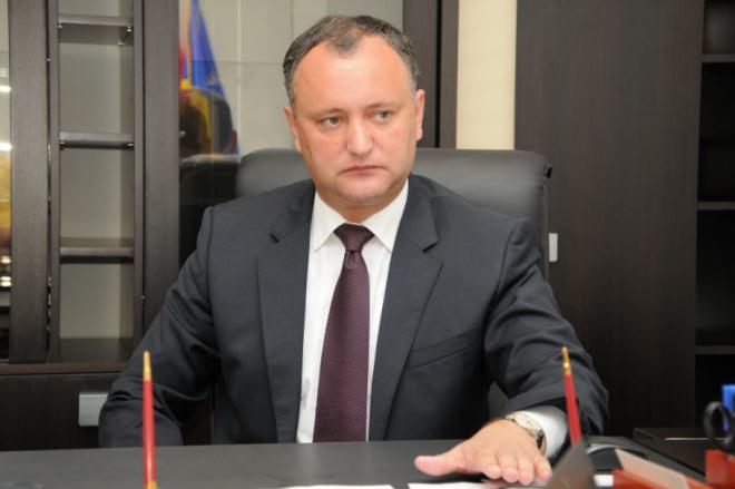 Rusiyayönlü prezident Putinlə görüşə gedir