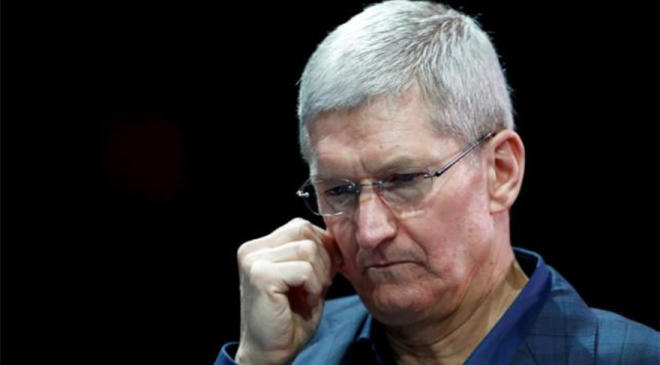 Apple boss Tim Cook joins the billionaires club