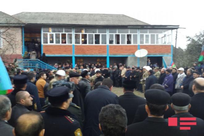 شهیدیمیز دفن اولوندو - فوتو