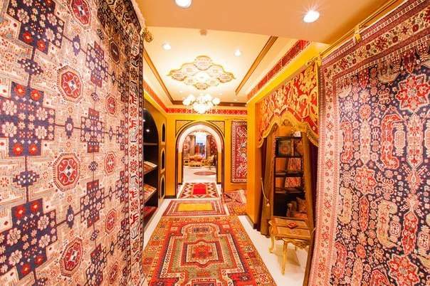 مشهور رسامین ائو موزئییندهکی خالچا اوغورلاندی