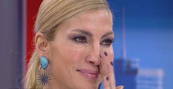 Çağla Şikel göz yaşlarını saxlaya bilmədi - Video