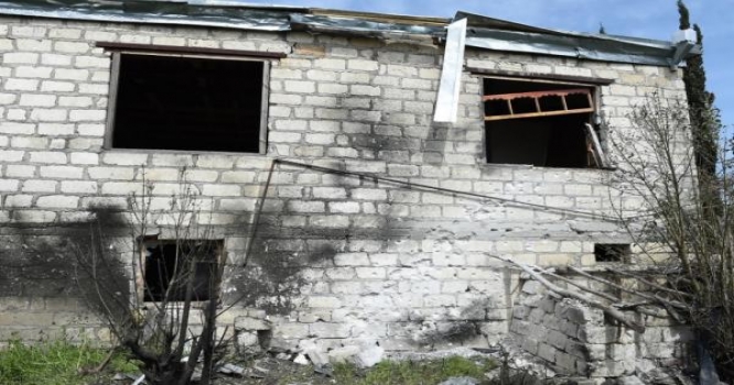 Ermənilər cəbhədə evləri dağıtdı - Video