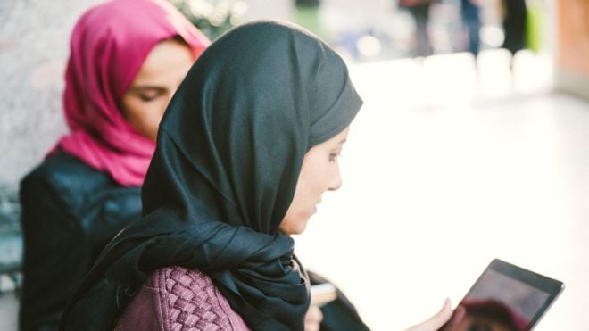 Bahonər hicabla bağlı bəyanatını təkzib etdi