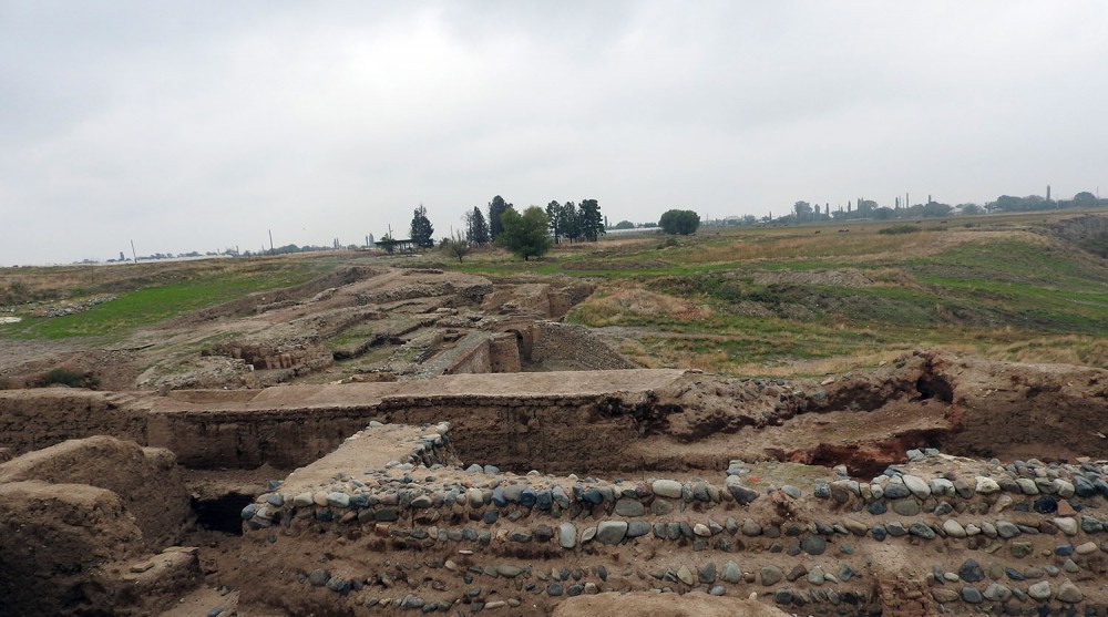 Yardımlıda küp və torpaq qəbir abidələri tapıldı