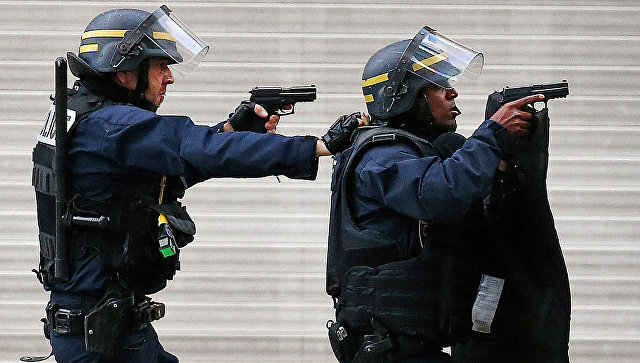 Shooting in French school -