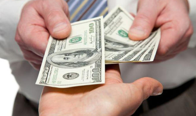 Azərbaycanda dollar ucuzlaşdı