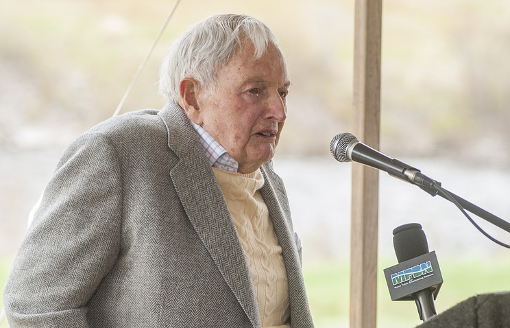 Billionaire Rockefeller dies