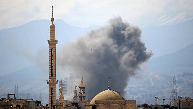 5 bombs explode in bus in Syria