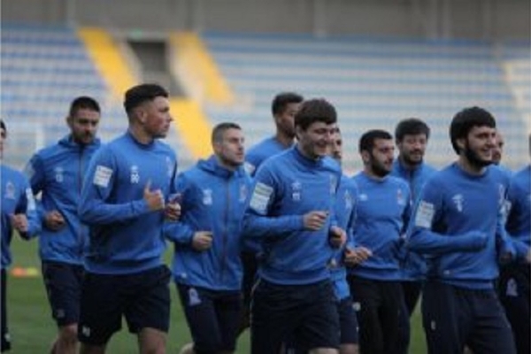 آذربایجان میللیسینین عضولرینه ۱۰۰ مین ماناتلیق - موکافات