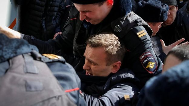 Opposition leader Navalny and hundreds others arrested