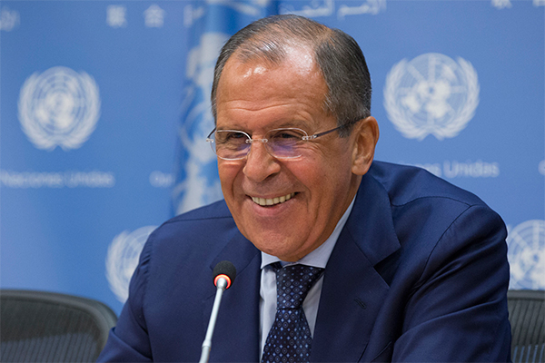 لاوروو اونون جاوابینی وئردی: «منیم ده آنام...»