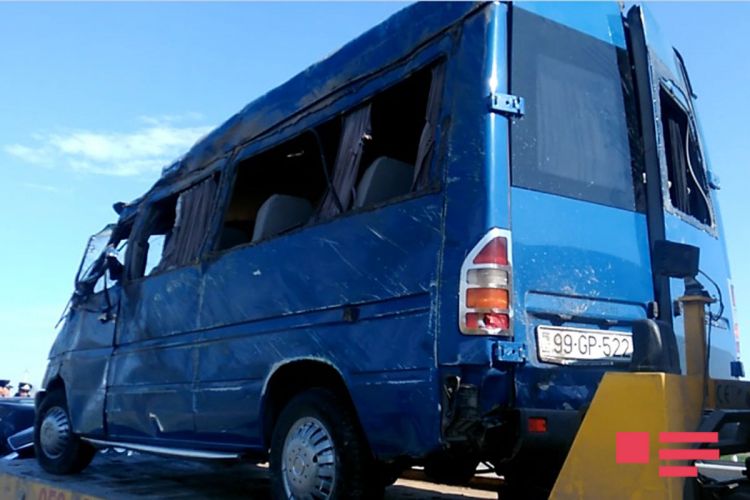 Qazax yolunda 3 mikroavtobus qəzaya uğradı: yaralılar var