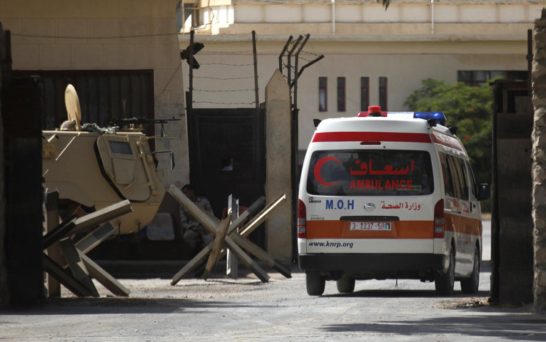 Building collapses in Egypt, injuring six people