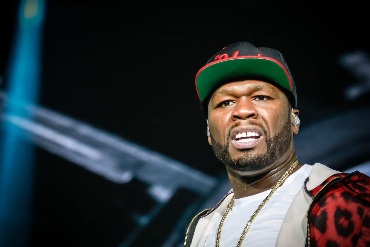 50 Cent punched fan during concert - Video