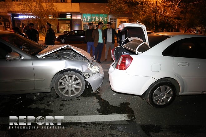 Bakıda qadın sürücü 3 maşını bir-birinə vurdu - Video