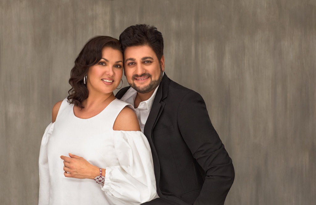 Анну Нетребко госпитализировали с коронавирусом