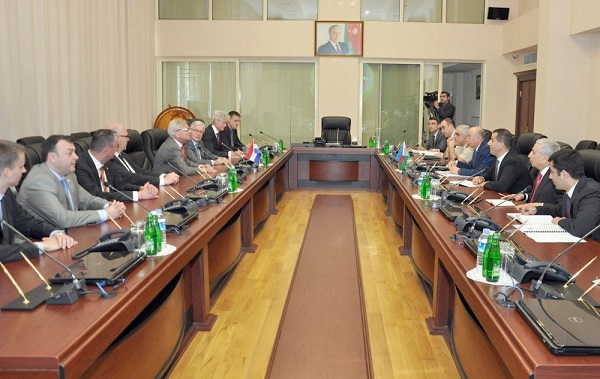 Kemaleddin Heydarov met with Rene van der Linden