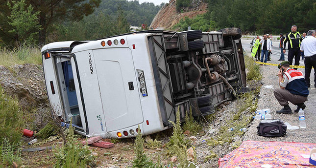 Minibus carrying Ukrainian tourists overturned