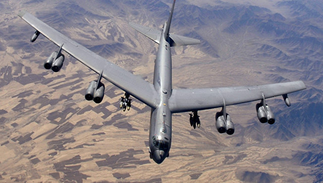 US sends B-52 bombers, 800 pilots near Russian border
