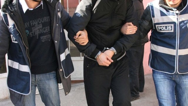 AKP-dən olan bələdiyyə başçısı həbs edildi