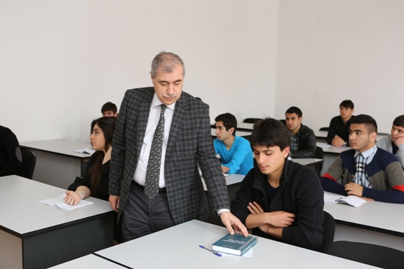 Azərbaycanda sabiq rektor vəfat etdi