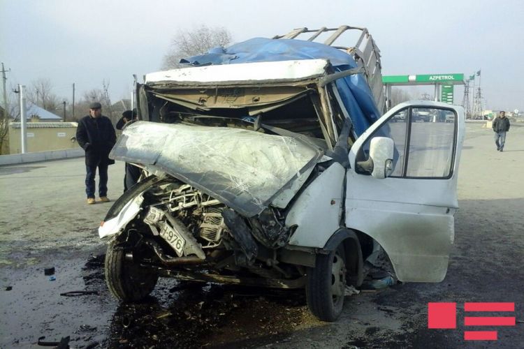 Qubada avtomobil aşdı: 11 yaralı