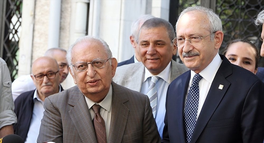 Türkiyə parlamentinin keçmiş sədri vəfat etdi