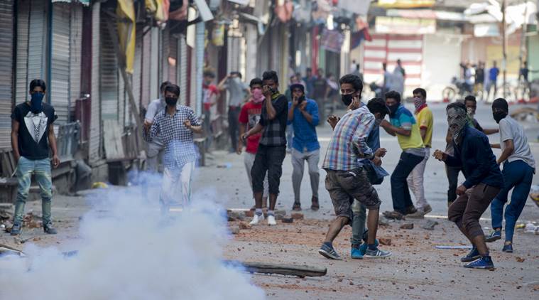 India arrests over 500 in Kashmir