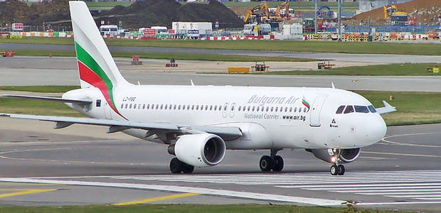 Plane evacuated after 'bomb threat' on board