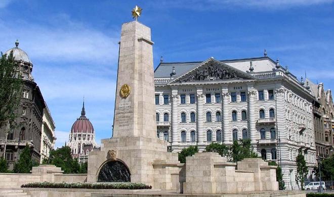 Former European and Russian officials held secret talks