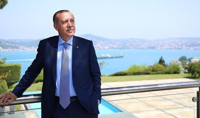 Ərdoğandan NATO liderlərinə təəccübləndirən hədiyyə