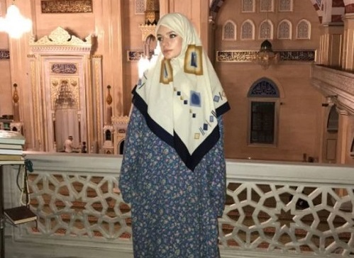 پسکووون قیزی مسجیده گیردی – فوتو