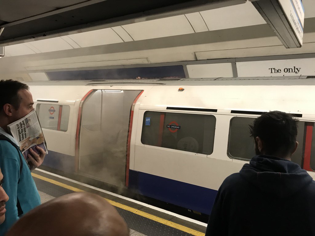 Tehran metrosunda qəza: Son iki vaqon...