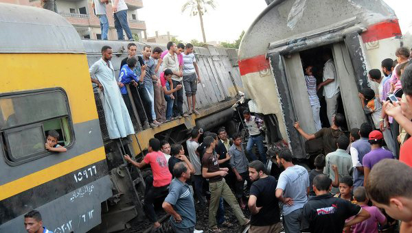 Train-van collision in Pakistan claims 22 lives