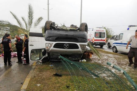 Türkiyədə mikroavtobus aşdı: 5 ölü, 14 yaralı - Foto