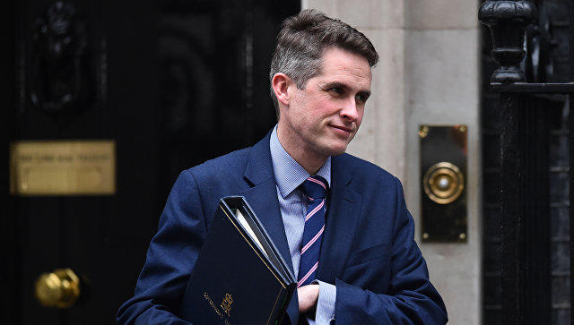 Theresa May appoints new defence minister