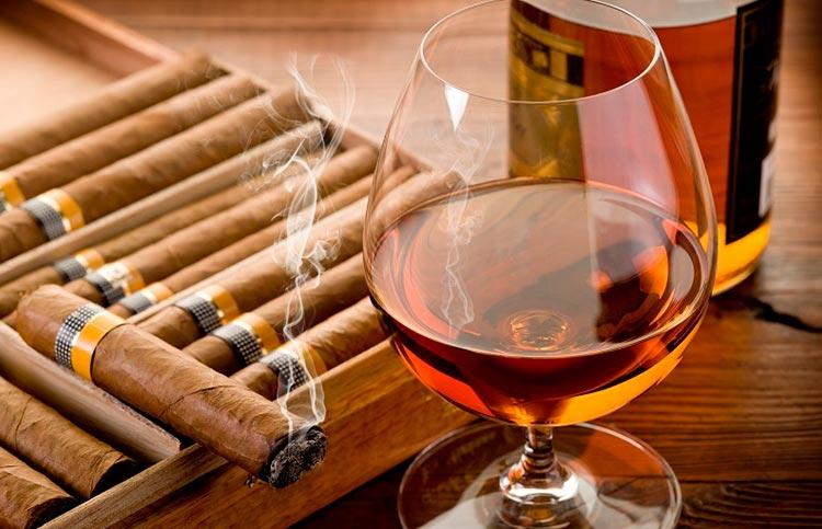 Qadın alkoqolizminin əlamətləri – Diqqət!
