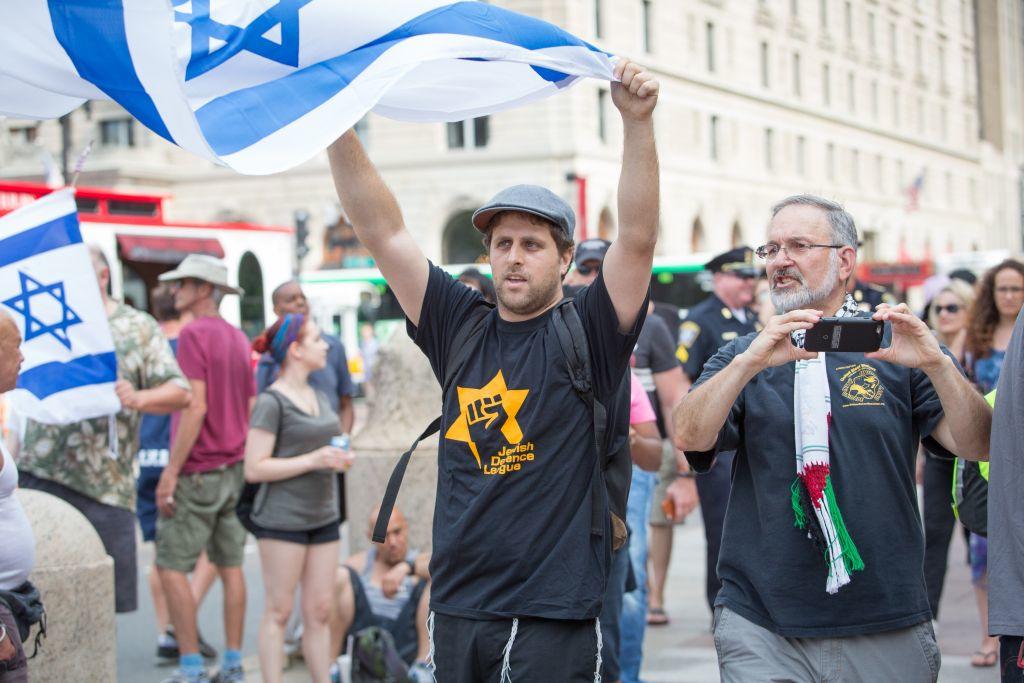 Protesters slam Netanyahu's abandonment of UN migrant