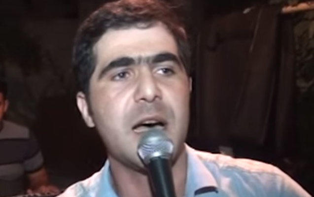 Özünü yandıran meyxanaçının dəlixana görüntüsü - Video
