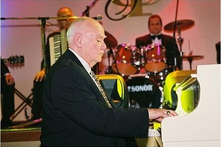 آمریکادا چینگیز صادیقوولا ویدا مراسیمی کئچیریلهجک