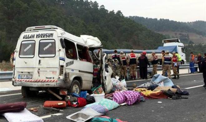 7 dead, nine injured in minibus crash in Turkiye
