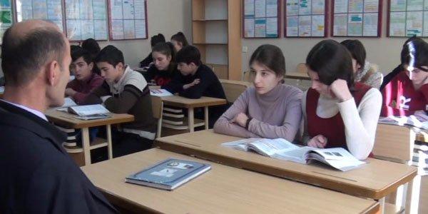 Yardımlıda müəllim şagirdi döyüb? - Rəsmi açıqlama