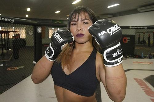 Transgender woman beats man in MMA fight in Brazil - Video