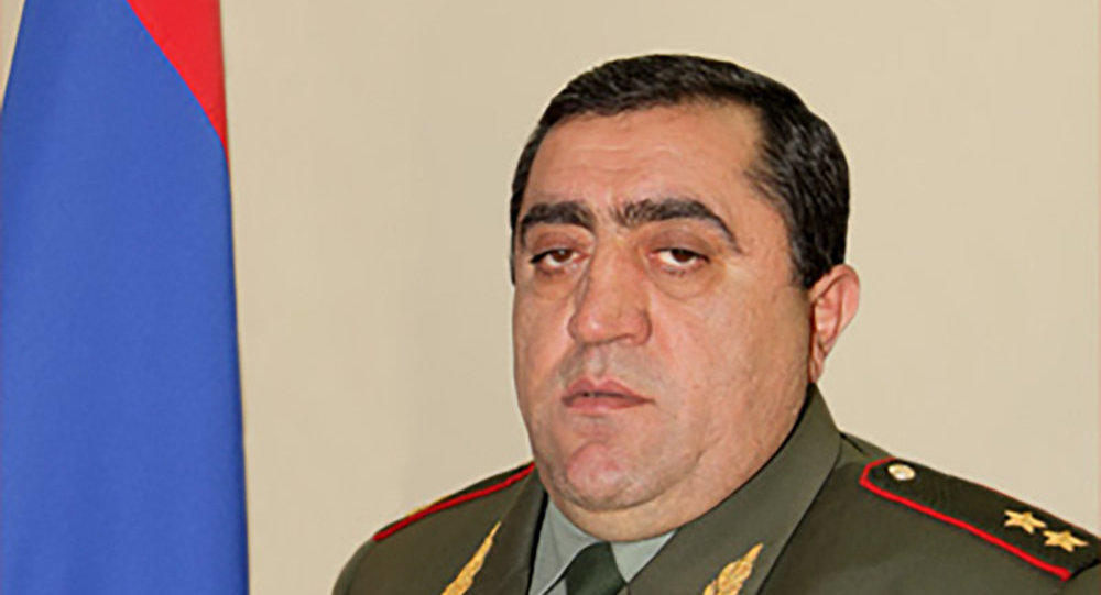 Erməni general qiyamçıların tərəfinə keçdi
