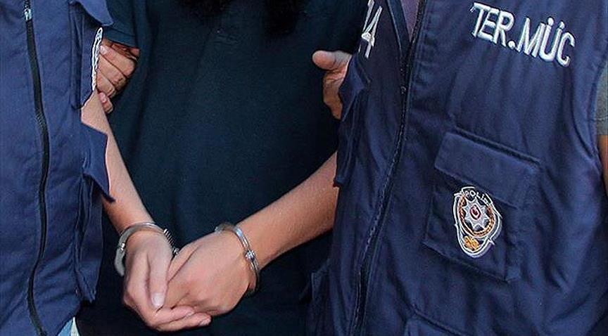 Türkiyə bayrağını yandıran qadın belə saxlanıldı - Video